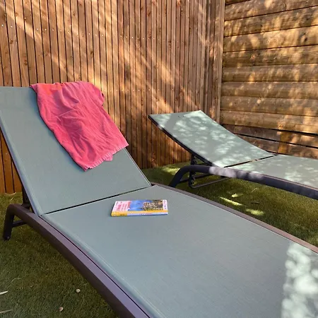 Camping Les Amandiers Castelnau-de-Guers Exterior foto